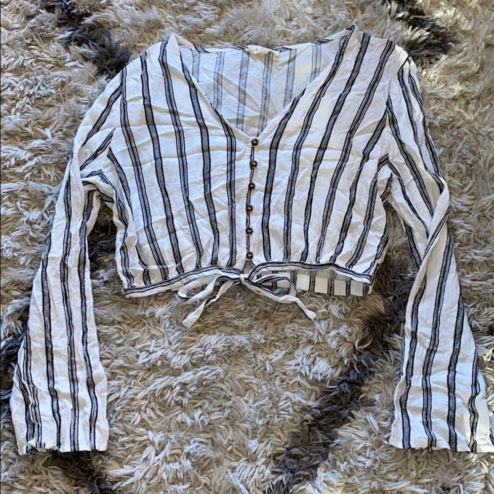Black and White Striped Cropped Longsleeve